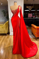Lujoso y exclusivo vestido de noche rojo sin mangas con corte sirena y abertura